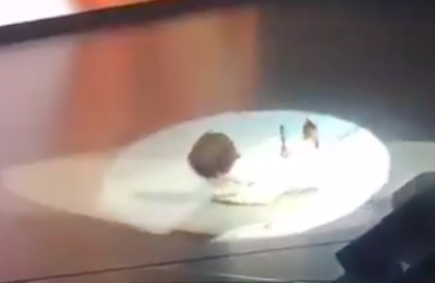 Kijk terug: Oprah Winfrey gaat hard onderuit tijdens speech over 'balans'